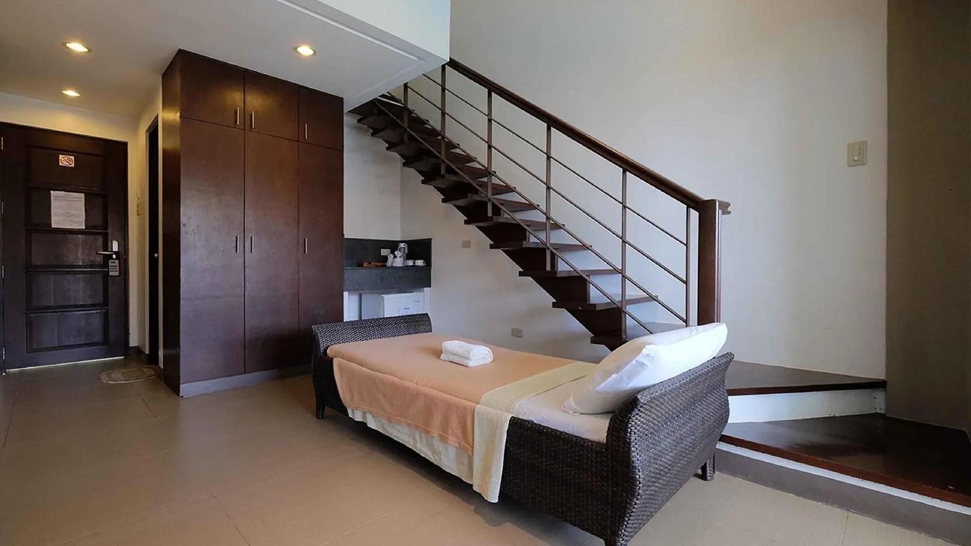 Dive Thru Resort Panglao 3*,  Filipinas